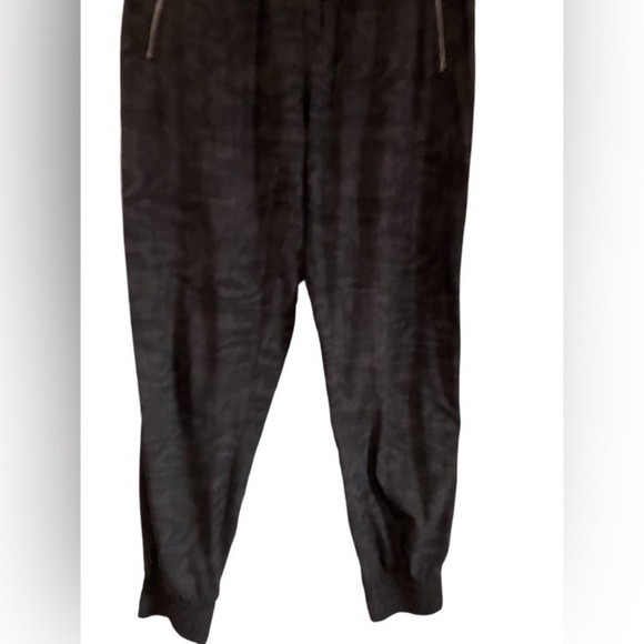 Athleta Camden Printed Athletic Jogger Pant in Black Moire - Picture 11 of 12